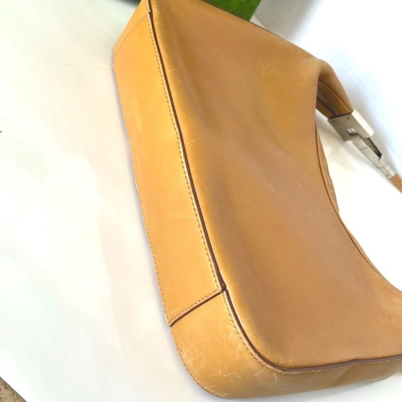 Authentic Gucci Shoulder Bag. - Picture 11 of 14